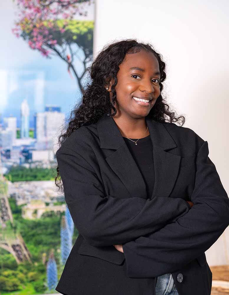 Jessica Meza Pongui, votre interlocutrice à Puteaux